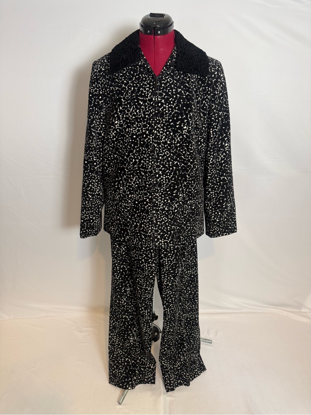 Dana Buchman Pantsuit Women's Size 10 Black & White 2-Piece Set Jacket & Pants